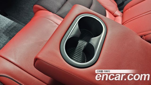 Genesis GV70 2.2 Diesel AWD — photo 1 of 33