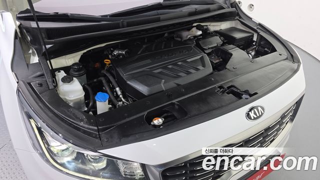 Kia Canival 9-Seater Noblesse Special — photo 1 of 20