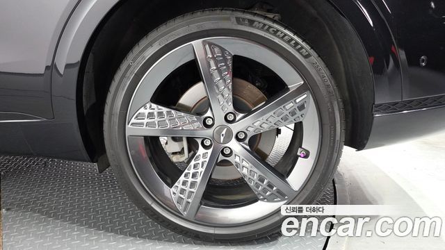 Genesis GV70 2.5T Gasoline 2WD — photo 1 of 34