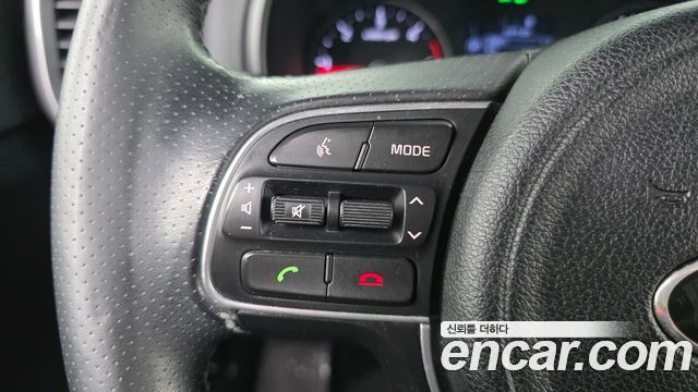 Kia Sportage Diesel 1.7 2wd Noblesse — photo 1 of 31