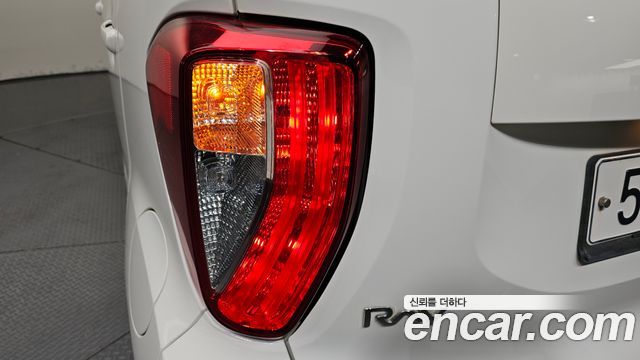 Kia RAY Deluxe — photo 1 of 30