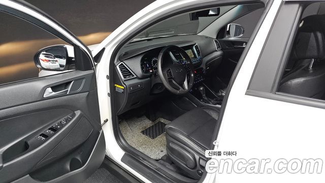 Hyundai Tucson Diesel 2.0 2WD — photo 1 of 20