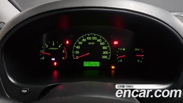 2011 Hyundai Starex 12-Seater Wagon, photograph 3