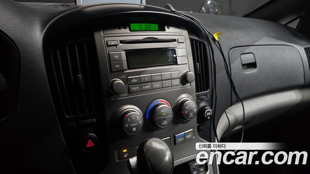 2011 Hyundai Starex 12-Seater Wagon, photograph 8
