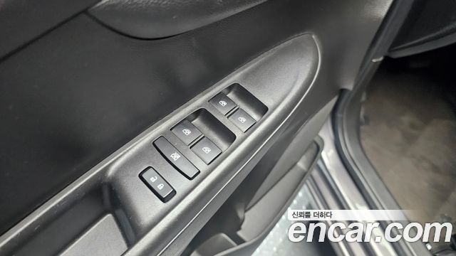 2016 ChevroletGMDaewoo Spark LS, photograph 4