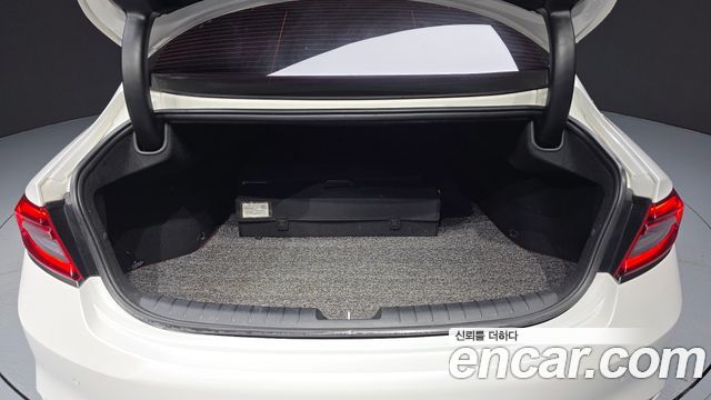 Hyundai Grandeur 3.0 Exclusive — photo 1 of 33
