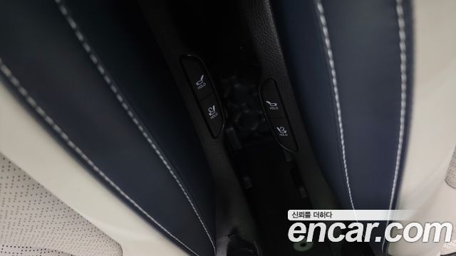 Kia Canival HEV 7seater Gravity — photo 1 of 39