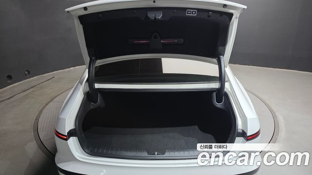 Hyundai Grandeur 2,5 Gasoline 2WD — photo 1 of 32