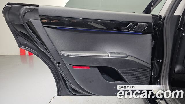 Hyundai Grandeur 2,5 Gasoline 2WD — photo 1 of 35