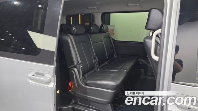 Hyundai Staria Tourer 11-Seater — photo 1 of 32