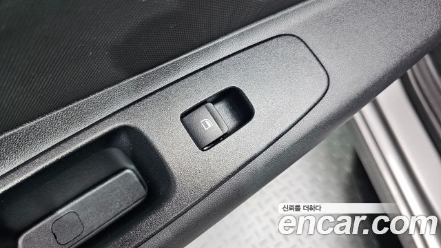 Hyundai AVANTE 1.6 — photo 1 of 30