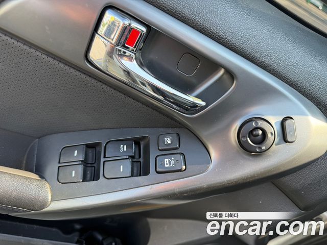 Kia Porte 1.6 GDI Luxury — photo 1 of 18