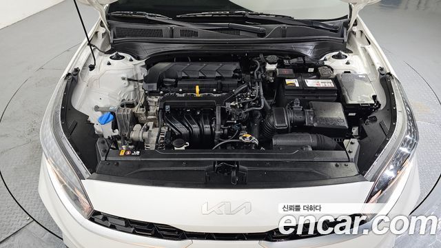 Kia K3 1.6 — photo 1 of 30