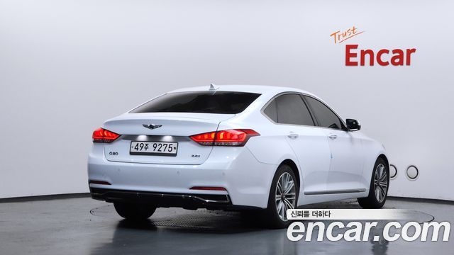 Genesis G80 2.2D — photo 1 of 31