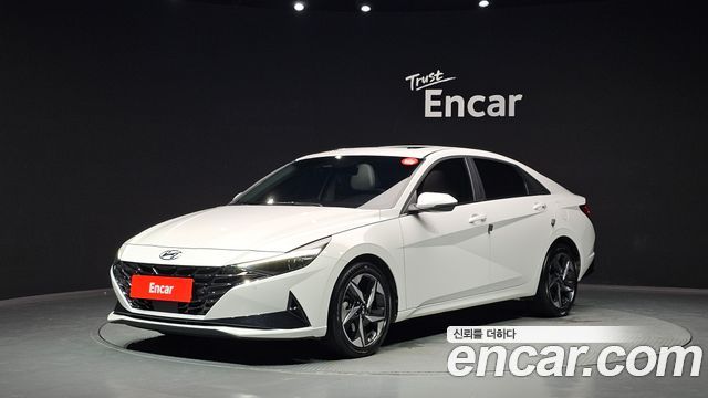 Hyundai AVANTE 1.6 — photo 1 of 32