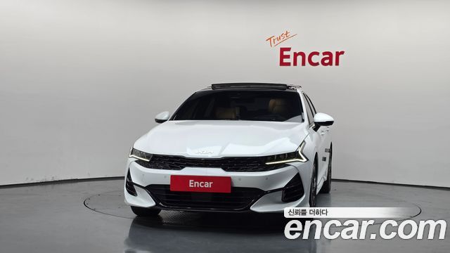 Kia K5 2.0 — photo 1 of 20