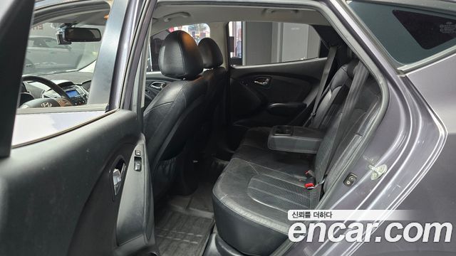 2012 Hyundai Tucson Diesel 2WD LX20, photograph 11