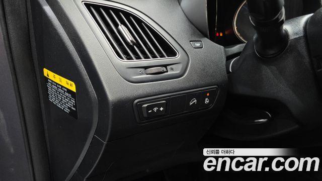 2012 Hyundai Tucson Diesel 2WD LX20, photograph 5