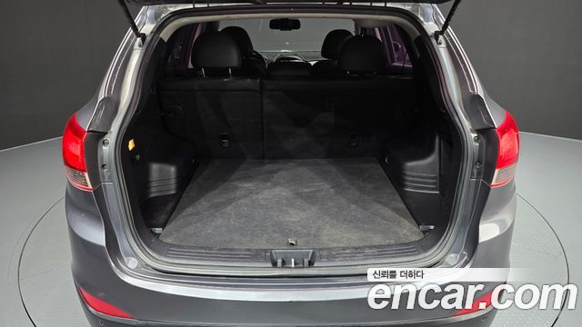2012 Hyundai Tucson Diesel 2WD LX20, photograph 7