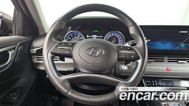 Hyundai Grandeur 2.5 — photo 1 of 33