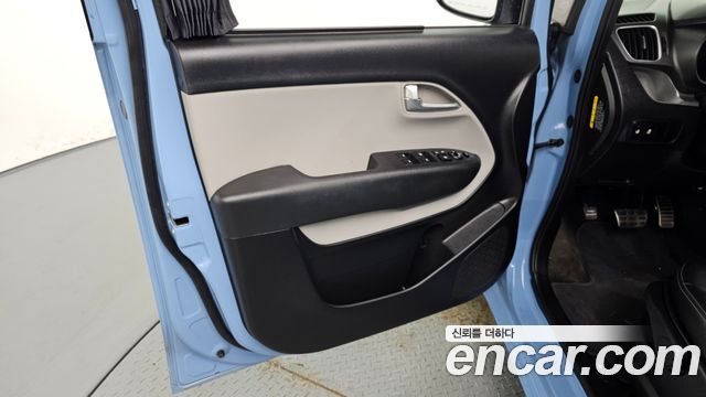 Kia RAY Luxury — photo 1 of 30
