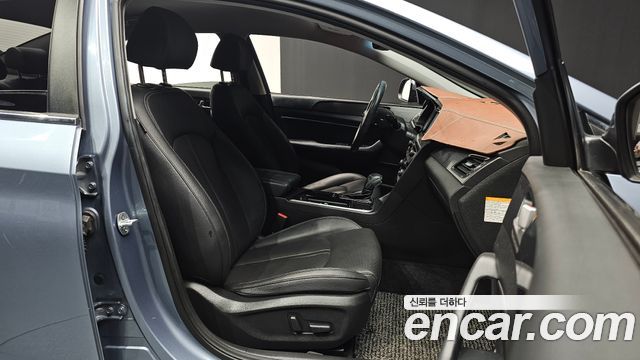 2017 Hyundai Sonata 2.0 Plug-in HEV, photograph 8