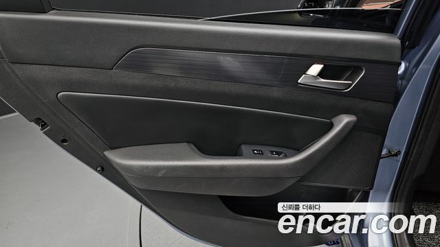 2017 Hyundai Sonata 2.0 Plug-in HEV, photograph 4