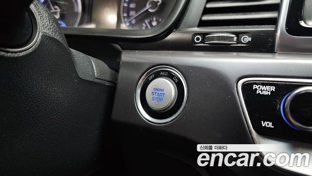 2017 Hyundai Sonata 2.0 Plug-in HEV, photograph 10