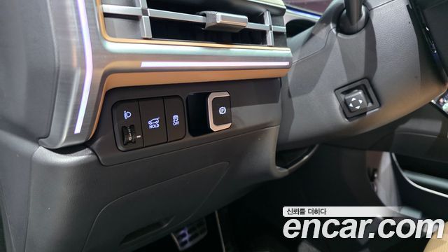 Hyundai Santafe HEV 1.6 4WD — photo 1 of 33