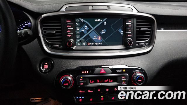 Kia Sorento Diesel 2.0 2WD — photo 1 of 33