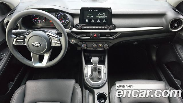 Kia K3 Trendy — photo 1 of 30