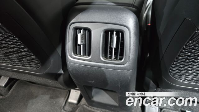 Hyundai Tucson Premium 2WD — photo 1 of 32