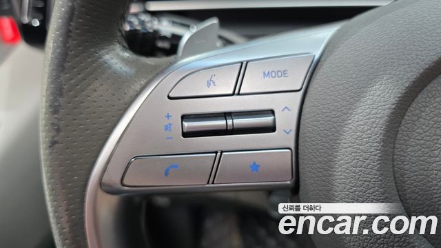 Hyundai Staria 4WD Lounge 9-Seater — photo 1 of 38