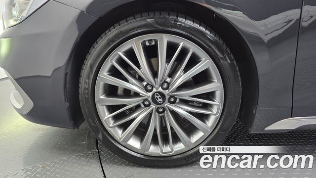 Hyundai Grandeur 3.0 Exclusive — photo 1 of 20