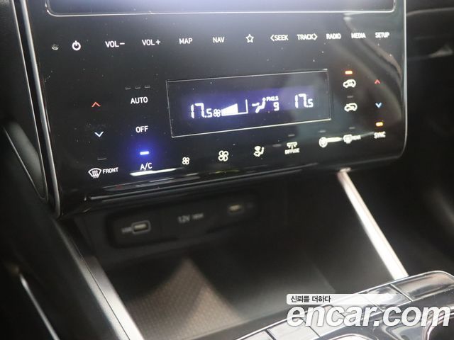 Hyundai Tucson Diesel 2.0 2WD — photo 1 of 19