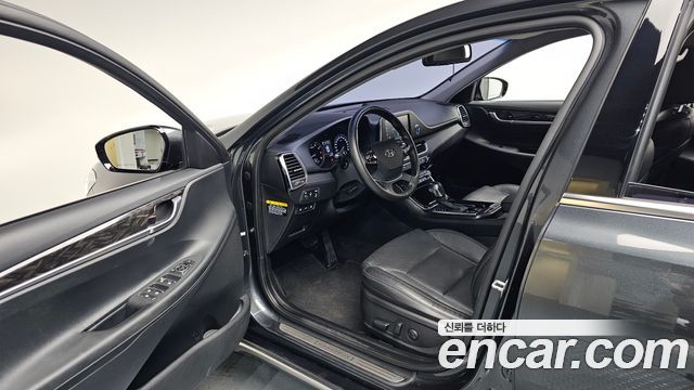 Hyundai Grandeur 3.0 Premium — photo 1 of 31