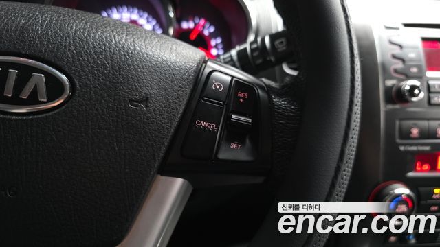 Kia Sorento Diesel 2.0 2WD TLX — photo 1 of 38