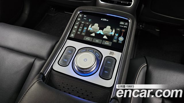 Genesis G90 Gasoline 3.5 Turbo AWD — photo 1 of 38