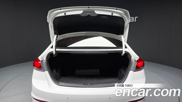 Hyundai AVANTE 1.6 GDI Value Plus — photo 1 of 20