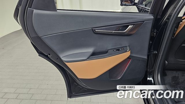 Kia EV6 Long Range 2WD — photo 1 of 31