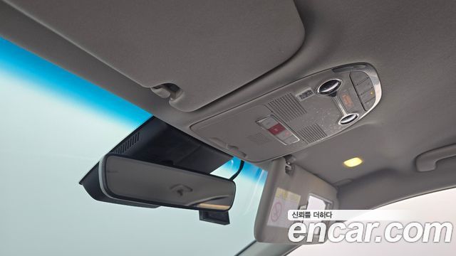 Hyundai Grandeur Premium — photo 1 of 31