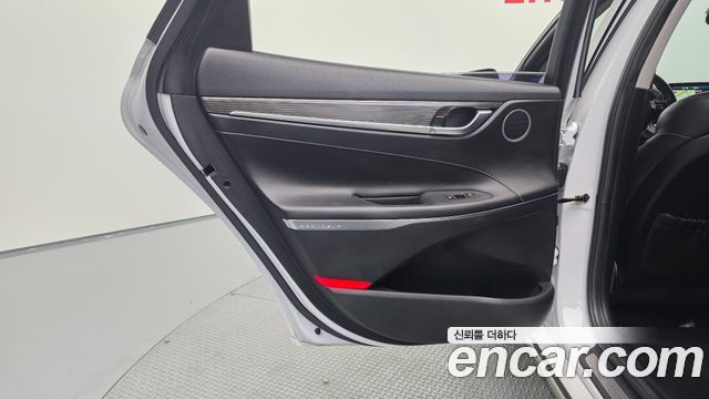 Hyundai Grandeur 3.0 LPi Dsabled Person — photo 1 of 39
