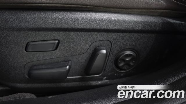 Hyundai Grandeur Exclusive — photo 1 of 35
