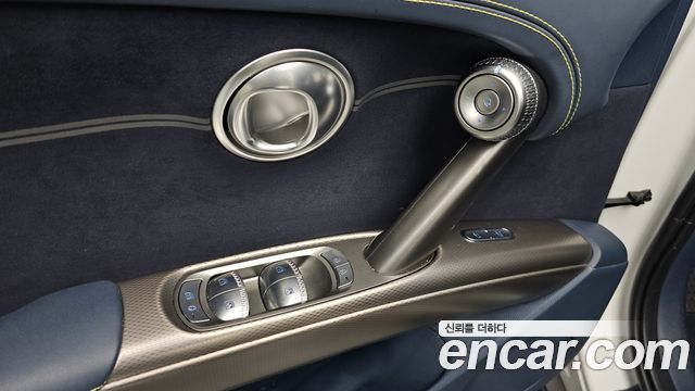 Genesis GV60 Performance AWD — photo 1 of 37