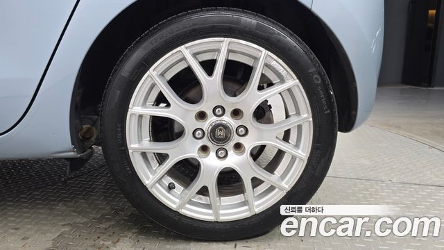 Kia RAY Prestige — photo 1 of 31