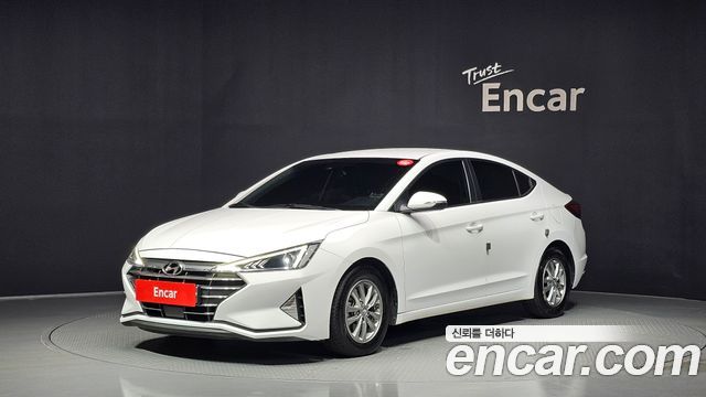 Hyundai AVANTE 1.6 — photo 1 of 33