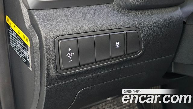 Hyundai Tucson Diesel 2.0 2WD — photo 1 of 33