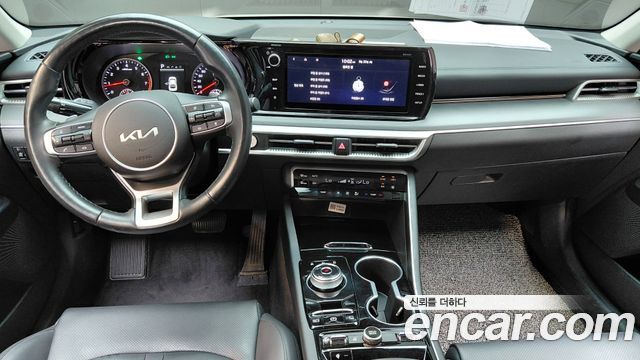 Kia K5 2.0 LPI(Renter car) — photo 1 of 32