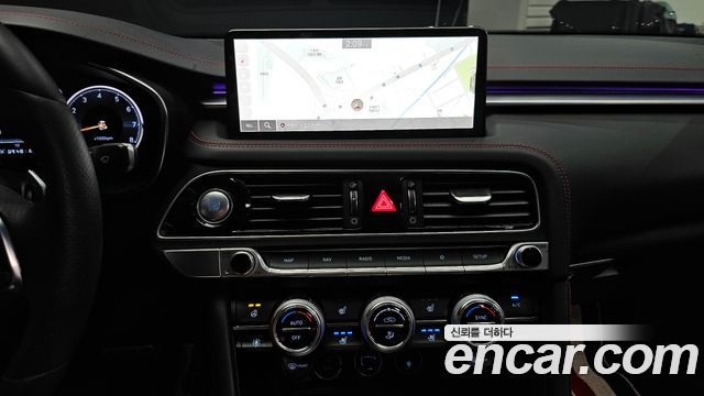Genesis G70 Gasoline 3.3T 4WD — photo 1 of 20