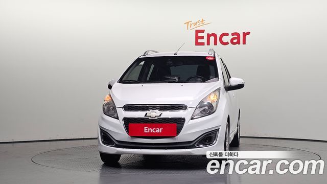 2013 ChevroletGMDaewoo Spark LT, photograph 5
